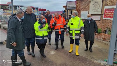 قيادات القابضة للمياه يتفقدون شفط المياه من شوارع الإسكندرية