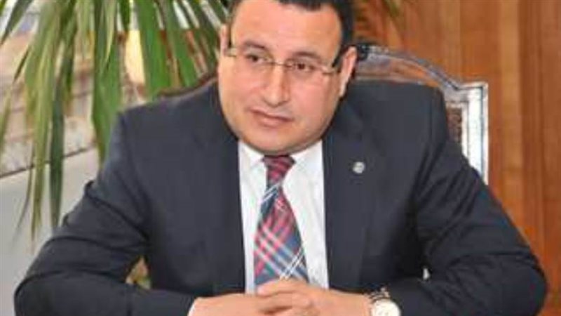 دكتور عبد العزيز