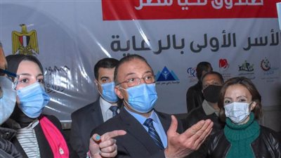 محافظ الإسكندرية يشهد وصول أكبر قافلة إنسانية لدعم الأسر الأولى بالرعاية