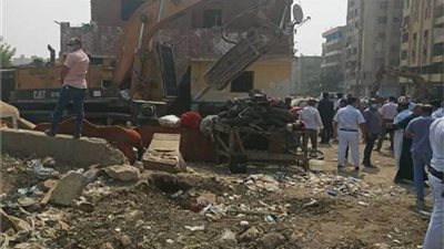 نقل ٧٥٠ أسرة بعزبة 