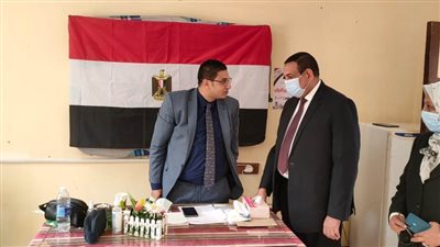 محافظ البحيرة يتفقد اللجان الانتخابية بمدينة دمنهور