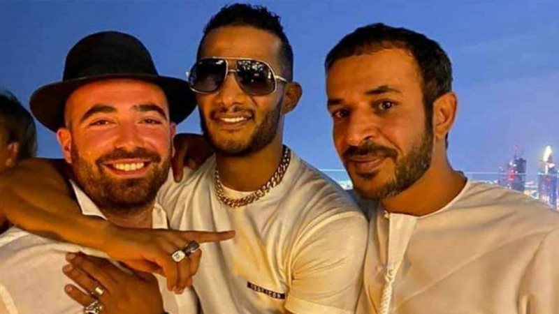 محمد رمضان مع المطرب