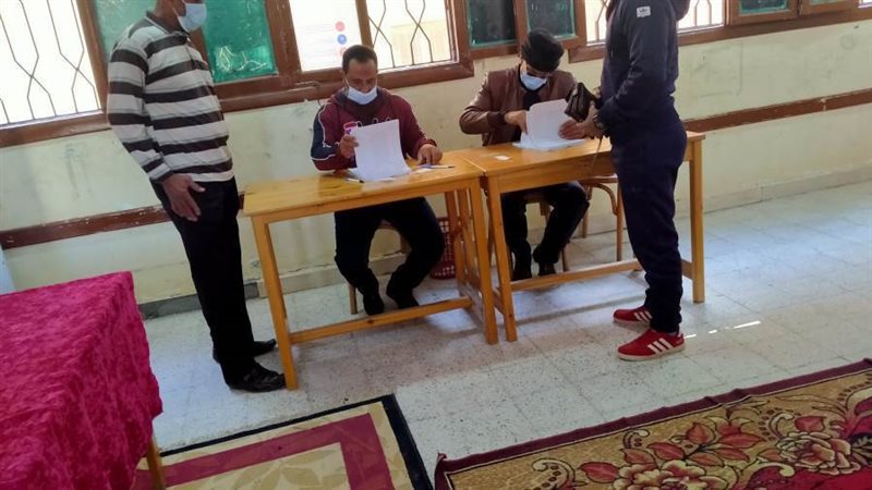 إحدى اللجان الانتخابية