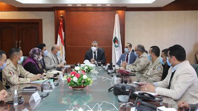 محافظ سوهاج: غرفة العمليات لم تتلق أي شكاوي خلال متابعة انتخابات الإعادة بالنواب