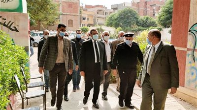 محافظ البحيرة يتفقد اللجان الانتخابية ويؤكد: نقف على مسافة واحدة من المرشحين