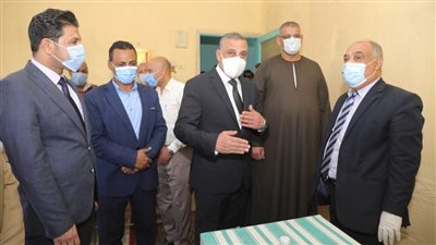 محافظ سوهاج يتابع سير عملية التصويت في انتخابات الإعادة لمجلس النواب