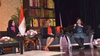 خبراء بملتقى الهناجر الثقافى: الرئيس السيسي يضع  الإنسان على رأس أولوياته 