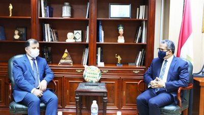 وزير السياحة والآثار يستقبل سفير طاجيكستان