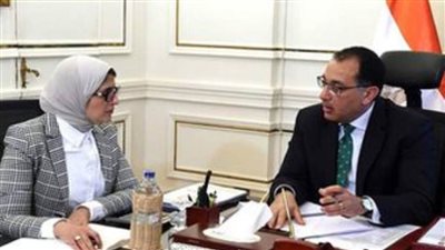 وزيرة الصحة تستعرض تقريرًا بشأن فيروس 