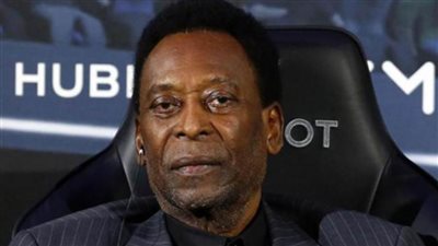 بيليه: فقدت صديقا رائعا.. والعالم فقد أسطورة بوفاة مارادونا