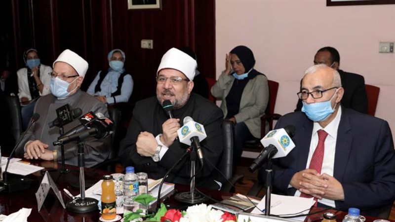 وزير الأوقاف في ندوة