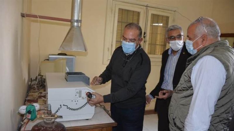 الزملوط يتفقد المعمل