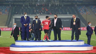 وزير الرياضة يشيد بأجواء النهائي التاريخي بين القطبين.. والنجاح الباهر لتنظيم المباراة