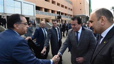 مدبولي يتفقد أعمال إعادة تأهيل مباني المعهد القومي للأورام 