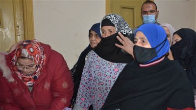 نائب محافظ الإسكندرية تسلم مساعدات 150 أسرة بعزبة الشامي