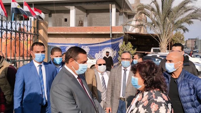 محافظ البحيرة يستقبل