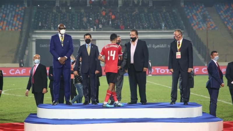 استادات شريكا اساسيا