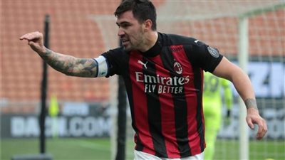 ميلان يواصل صدارته للدوري الايطالي بثنائية نظيفة في مرمي فيورنتينا