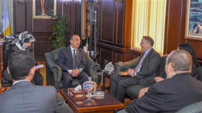 محافظ الإسكندرية يلتقي بسفير الدنمارك لدى مصر