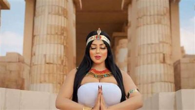 أول بلاغ ضد فتاة منطقة سقارة.. صورت نفسها بملابس فرعونية