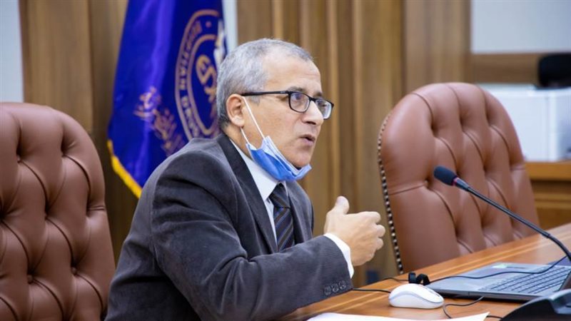 د. تامر عصام في اجتماع