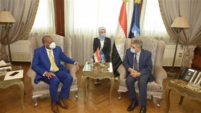 سفير جيبوتي بمصر يلتقي رئيس هيئة قناة السويس