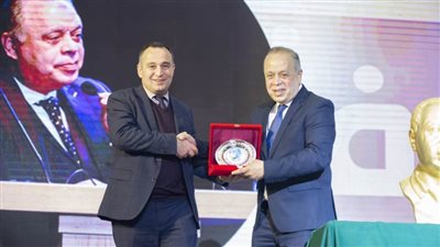 المركز الثقافي الروسي يكرم الفنان أشرف زكي