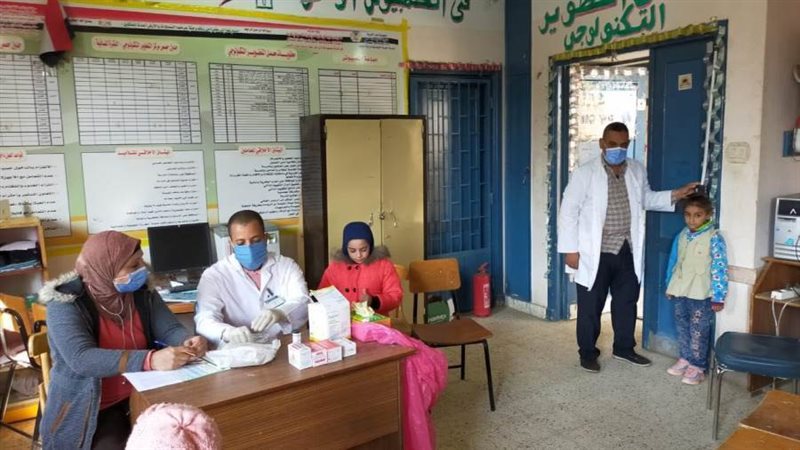 الكشف علي طلاب المدارس