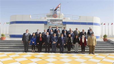معهد الدراسات الدبلوماسية ينظم زيارة للملحقين الدبلوماسيين إلى قناة السويس