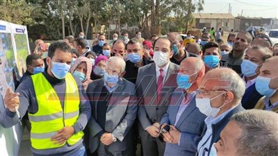 بتكلفة 150 مليون جنيه.. وزير النقل يتفقد أعمال كوبري ”عرب الرمل“