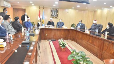 وزير الأوقاف يلتقي ممثلي الكنائس والطوائف بأسيوط ضمن مبادرة 