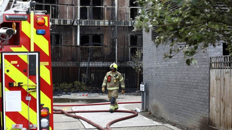 انفجار مستودع ببريطانيا