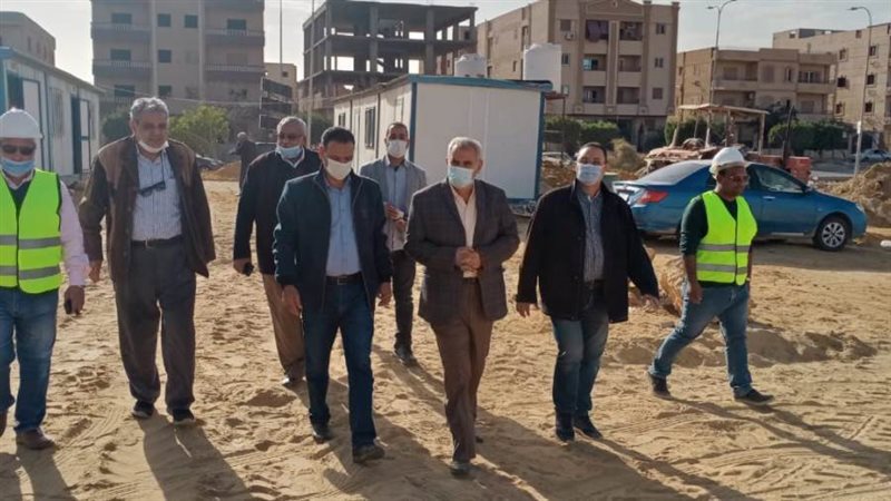 مسؤولو وزارة الإسكان