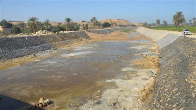 وزير الري ومحافظ بني سويف يتفقدان مخر السيل بسنور