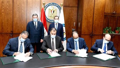 وزيرا قطاع الأعمال والبترول يشهدان توقيع بروتوكولات لتسوية مديونيات تاريخية