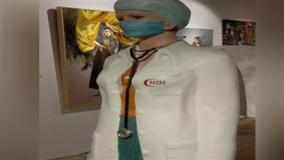 تكريم النحات محمد ثابت عن عمل يجسد جيش مصر الأبيض