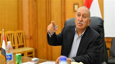 رئيس الغرفة التجارية بالاسماعيلية يدلي بصوته في انتخابات الإعادة لمجلس النواب