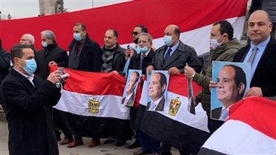 الجالية المصرية بفرنسا تنظم وقفة ترحيب وتأييد للرئيس السيسي.. (صور)