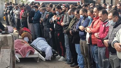 تشييع جثمان والد عمرو زكي بمسقط رأسه بالمنصورة