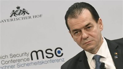 رئيس وزراء رومانيا يعلن استقالته من منصبه