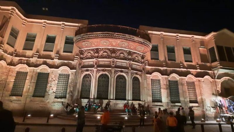 اضاءة آثار شارع المعز