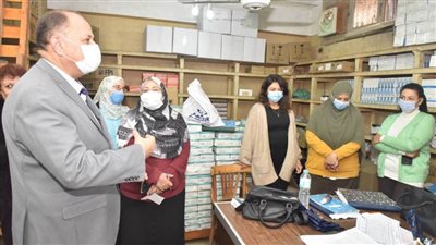 محافظ أسيوط يتفقد مخزن الأدوية الرئيسي بحي شرق لمتابعة سير العمل