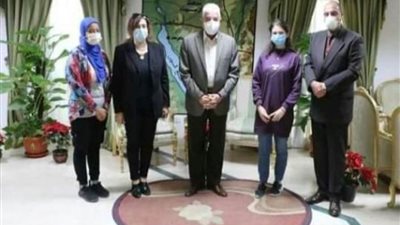 محافظ جنوب سيناء يستقبل الروسية تاتيانا كاربوفا لبحث إلحاقها بكلية الإعلام