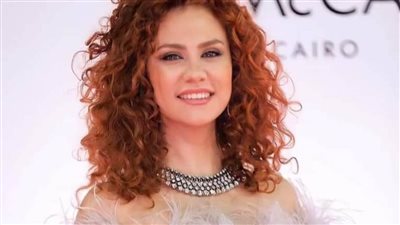  لينا شاماميان تحيي حفل ختام مهرجان القاهرة السينمائي 