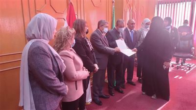 رئيس الغرفة التجارية بالإسماعيلية يستعرض دور سيدات الأعمال 