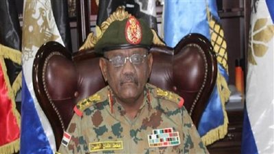 رئيس هيئة الأركان السوداني:القوات المسلحة انحازت بالكامل للشعب
