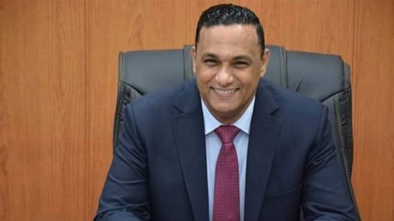 الدكتور أيمن مختار