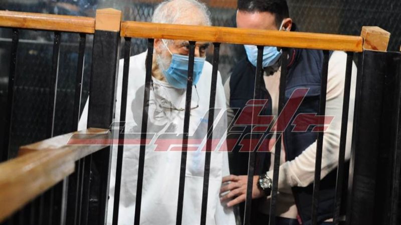 محمود عزت خلال جلسة