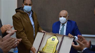 محافظ الدقهلية يشهد مباراة دكرنس وسبورتنج في القسم الثاني 