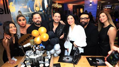 مصطفى قمر يحتفل بعيد ميلاد إدوارد بحضور فرقة الجيبسي.. (صور)